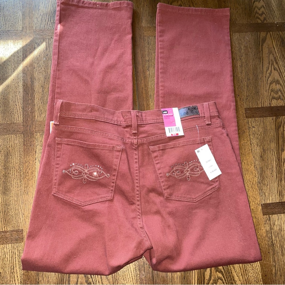 NWT LEE classic fit berry colored jeans 16M straight stretch